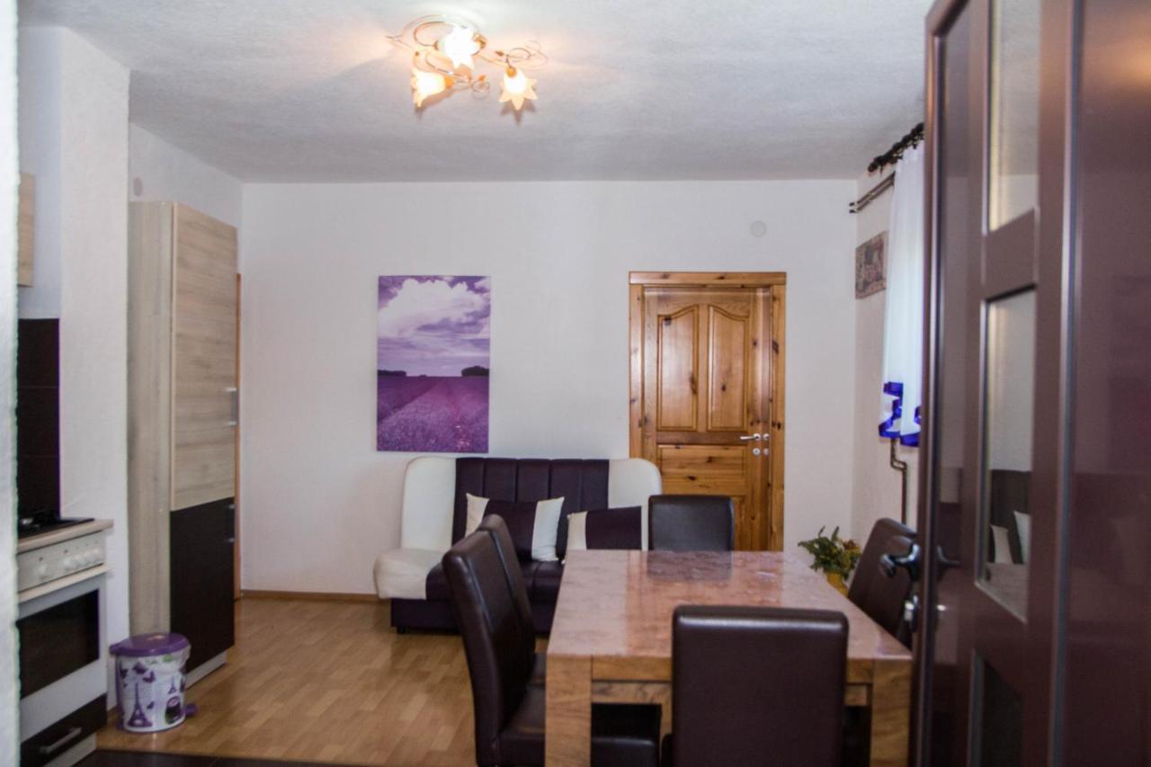 Lavanda Farm Apartmani Rakovica Eksteriør bilde