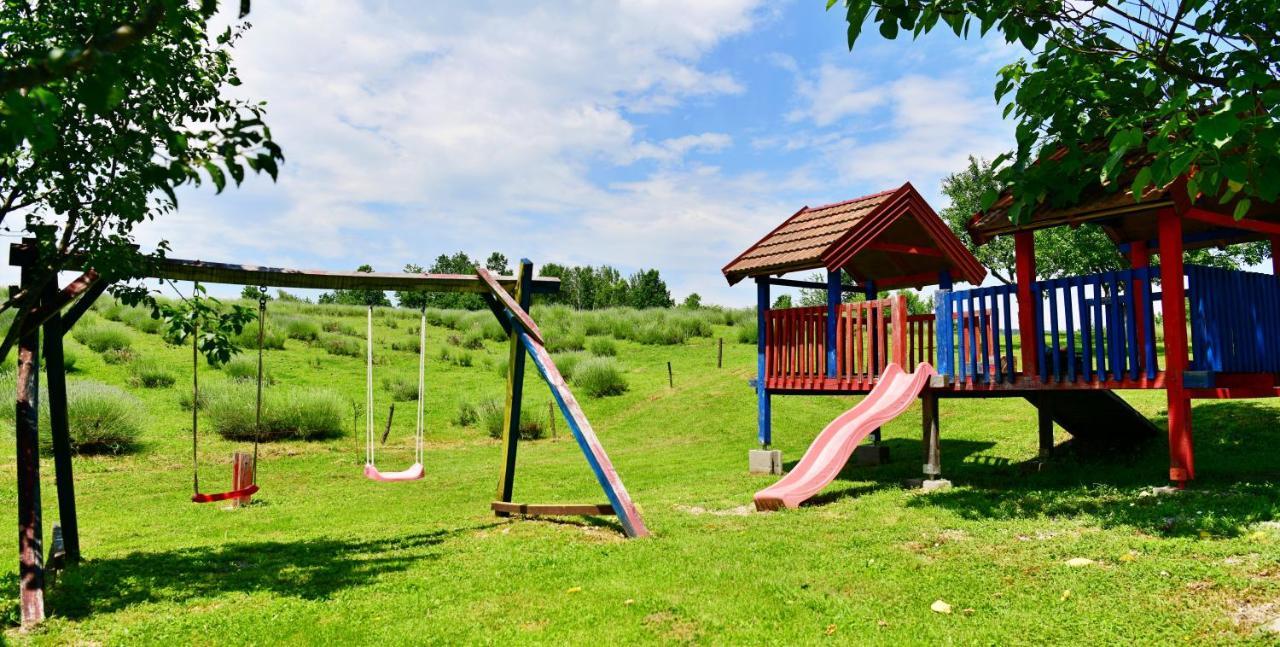Lavanda Farm Apartmani Rakovica Eksteriør bilde